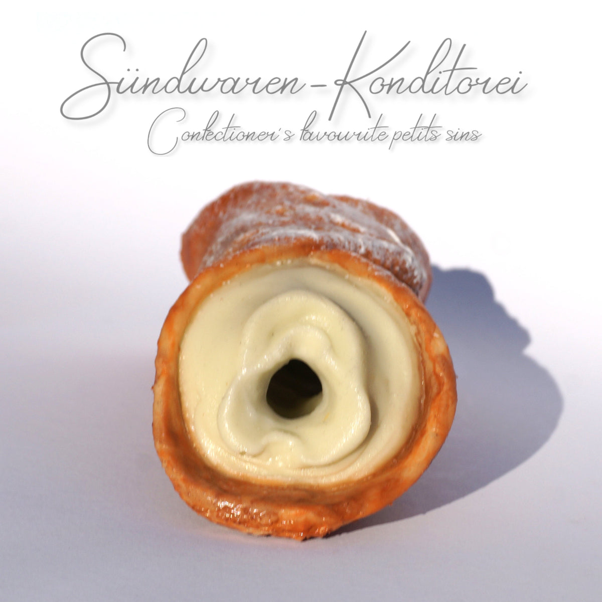 Handgefertigte Cannolo Taschenmuschi - Seitenansicht - Sündwaren-Konditorei
