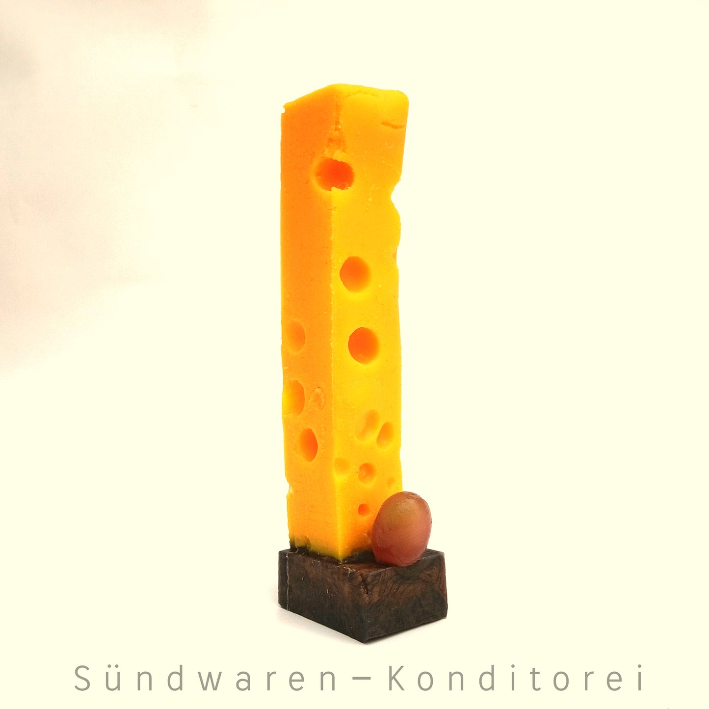 Handgefertigter Käse Klotz - Seitenansicht Platinsilikon Dildo - Sündwaren-Konditorei