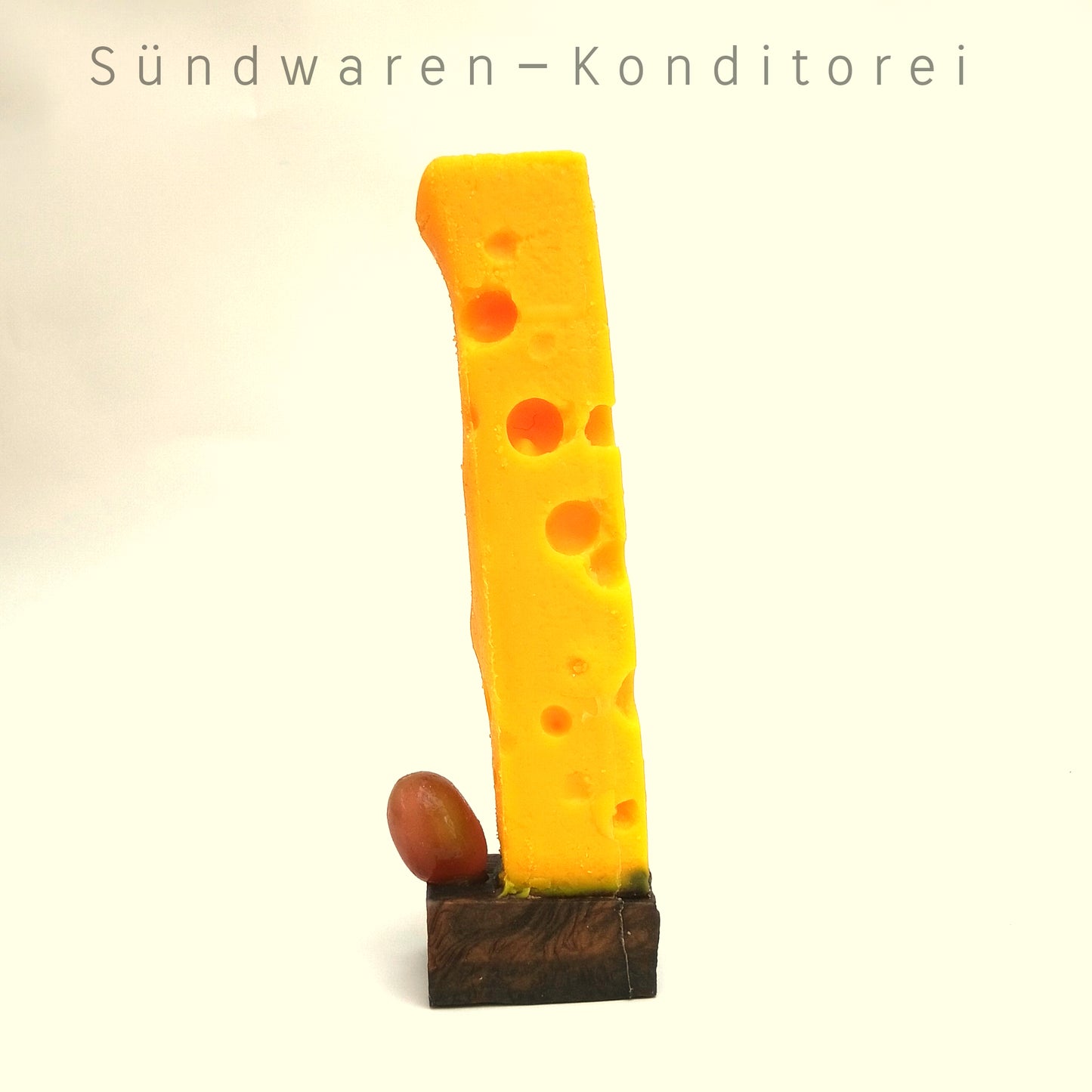 Handgefertigter Käse Klotz - Detailansicht der Kanten - Sündwaren-Konditorei