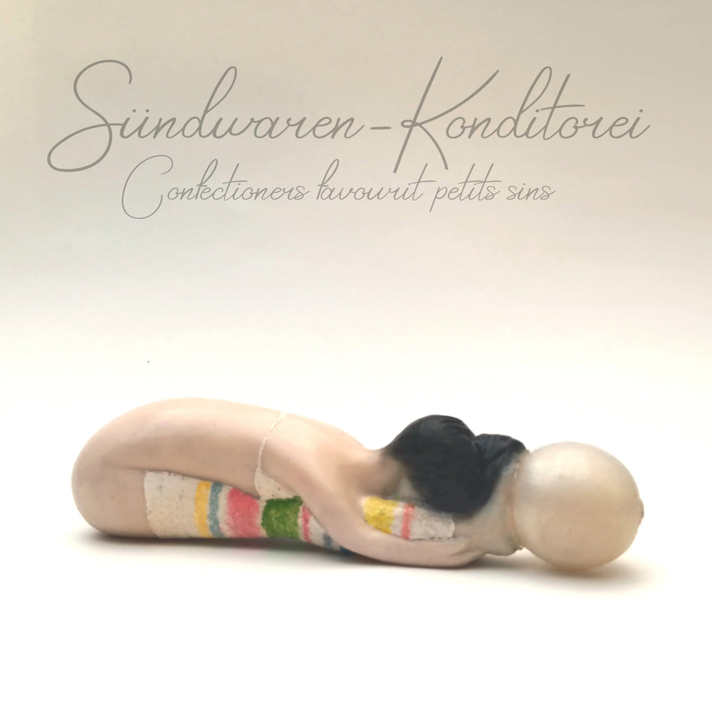 Ballerina well balanced mit Ringelsocken, Einzelstück – handgefertigter Silikondildo mit Saugnapf Sündwaren-Konditorei