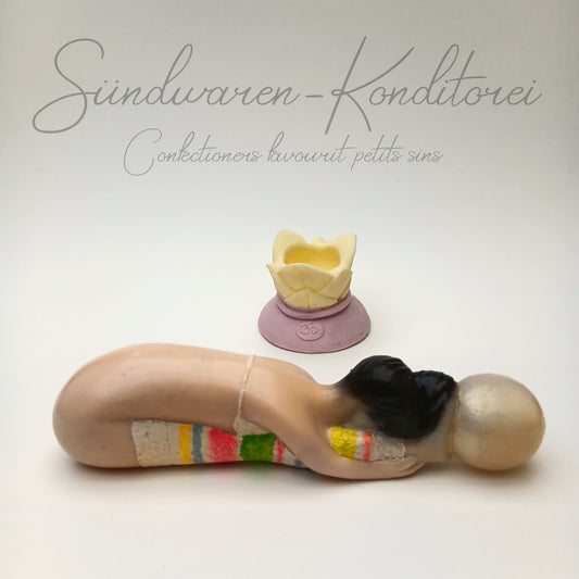 Ballerina well balanced mit Ringelsocken, Einzelstück – handgefertigter Silikondildo mit Saugnapf Sündwaren-Konditorei