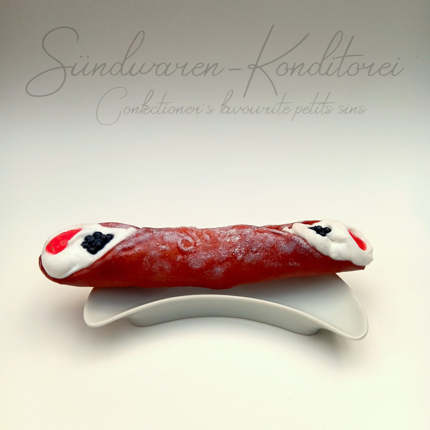 Premium Cannolo mit Puderzucker und Früchten - handgefertigter Silikondildo in der sizilianischen Leckereivariante Sündwaren-Konditorei