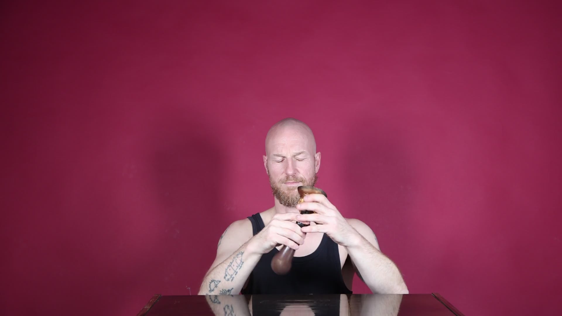 Uttanasana Rosa Dildo - Produktvideo beidseitig nutzbar mit Saugnapf - Sündwaren-Konditorei