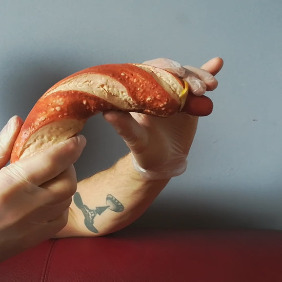 Premium Ketwurst Dildo - Detailansicht von Material, Textur und Verarbeitung
