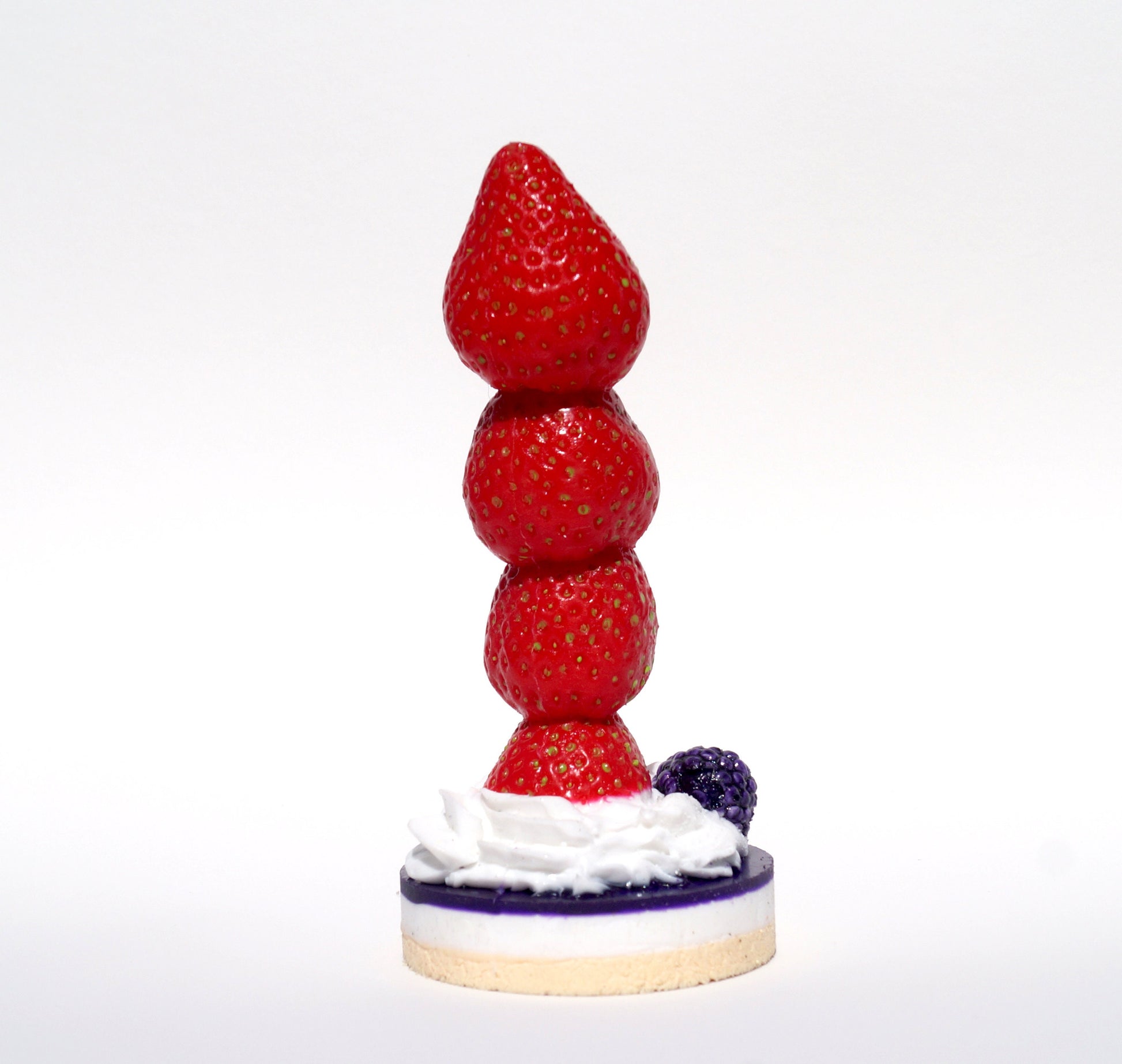 suendwaren konditorei erdbeerdildo mit saugnapf, sahne und brombeere 