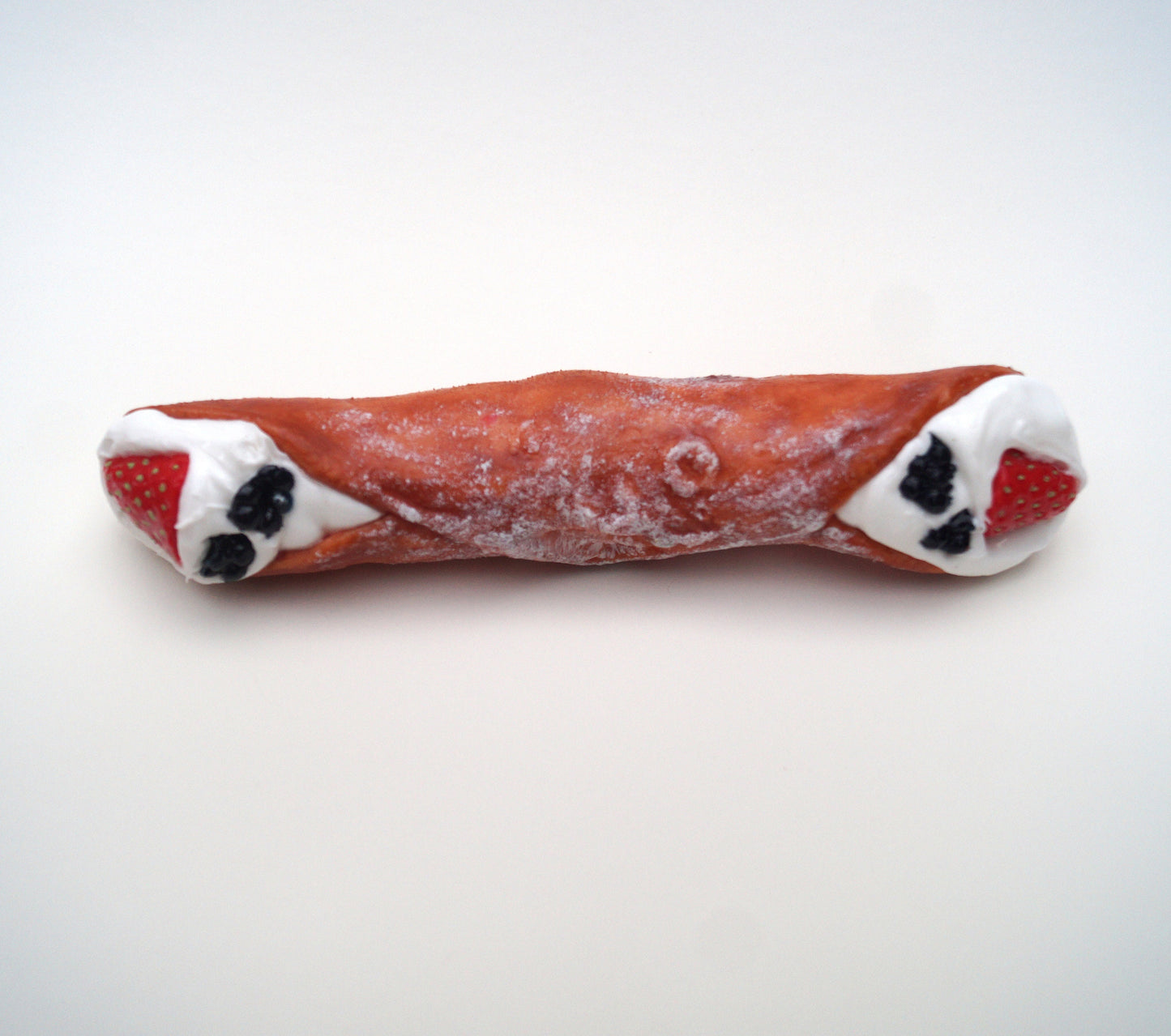 Premium Cannolo mit Puderzucker und Früchten - handgefertigter Silikondildo in der sizilianischen Leckereivariante
